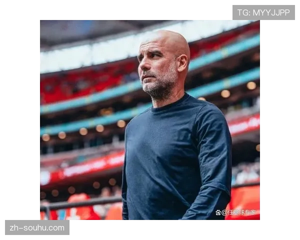 特写:瓜迪奥拉与西蒙尼赛后的战术板交流,两种哲学的微笑握手 特写:瓜迪奥拉与西蒙尼赛后的战术板交流,两种哲学的微笑握手